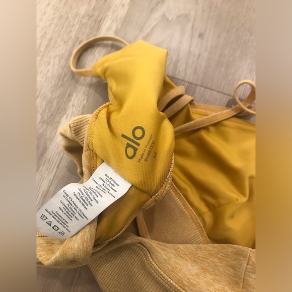 Alo  yoga Lush Bra - Picture 9 of 11